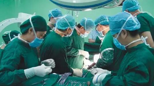 深圳雪象医院运用微创手术又治愈一例股骨转子间骨折